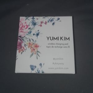 Yumi kim Charging pad